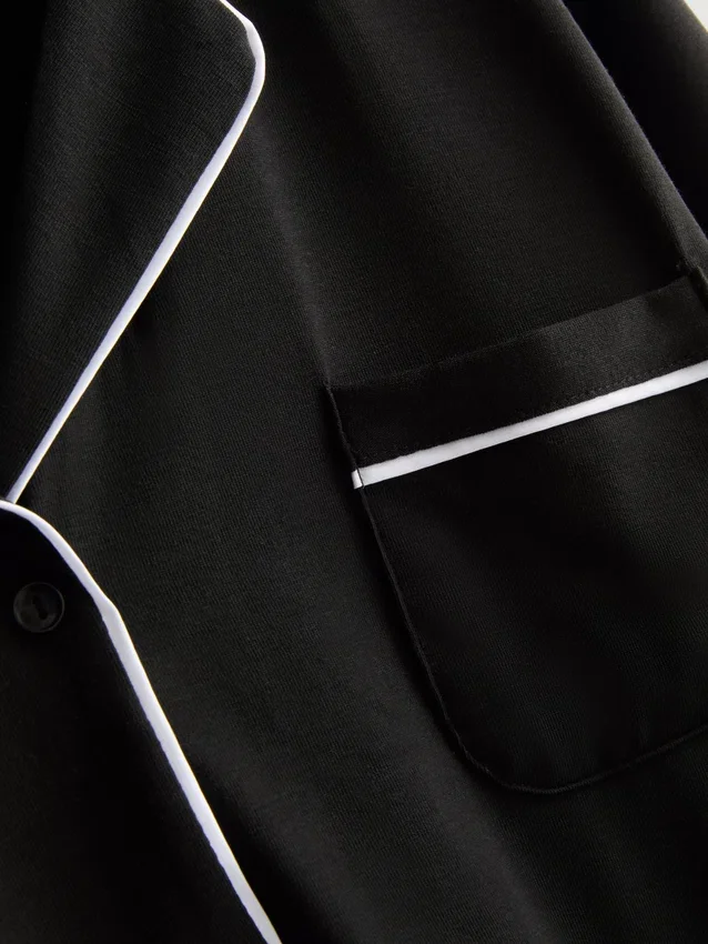 Pijamas estilo boyfriend con ribetes en contraste