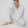 Pijamas estilo boyfriend de Marie de «Los aristogatos» de Disney