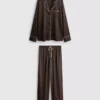 Pijamas estilo boyfriend de satén