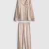 Pijamas estilo boyfriend de satén