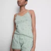 Pijamas tipo camisola con ribete de encaje