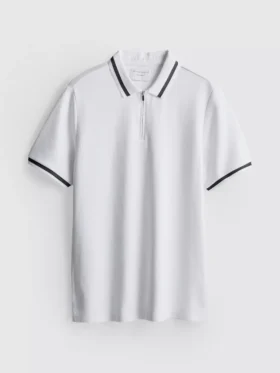 Polo con cuello con cremallera y textura