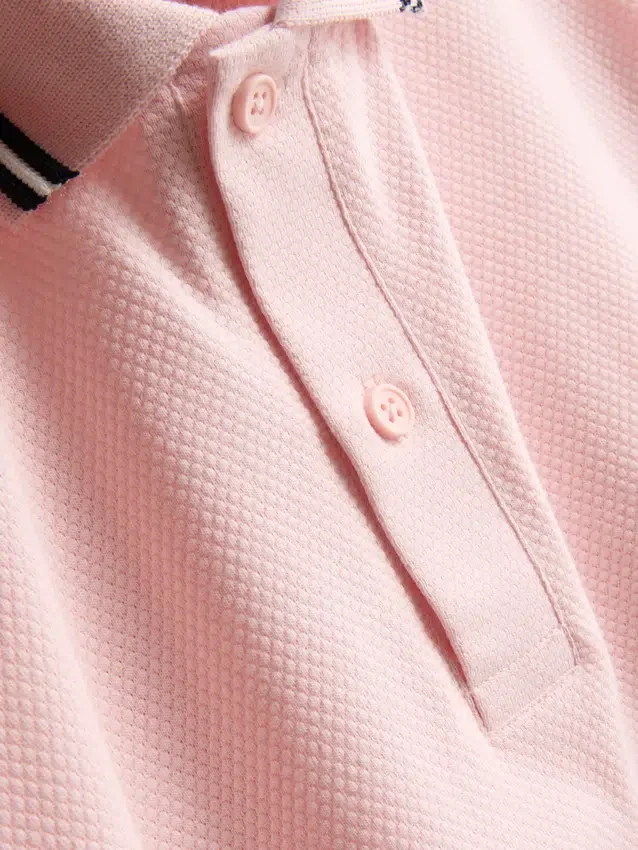 Polo con cuello con puntas