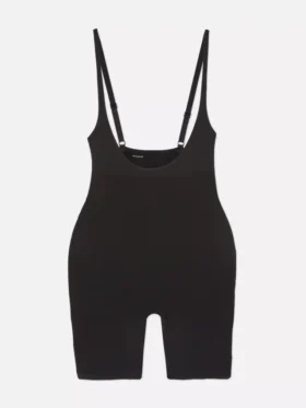 Ropa moldeadora con escote abierto hasta la mitad del muslo
