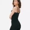 Ropa moldeadora con escote abierto hasta la mitad del muslo