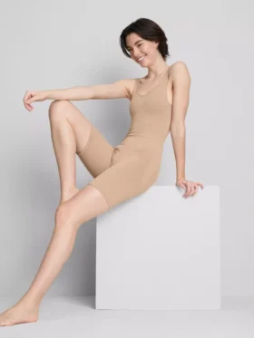 Ropa moldeadora sin costuras