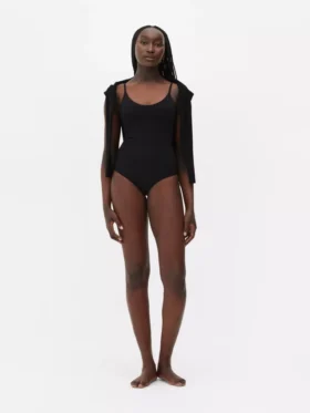 Ropa moldeadora sin costuras