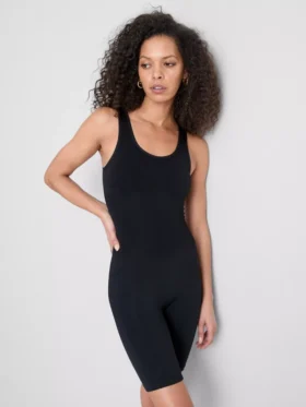 Ropa moldeadora sin costuras