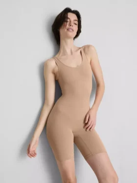 Ropa moldeadora sin costuras
