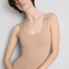 Ropa moldeadora sin costuras