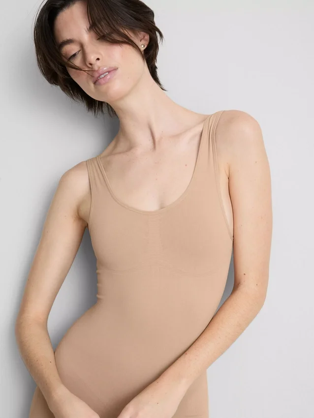 Ropa moldeadora sin costuras