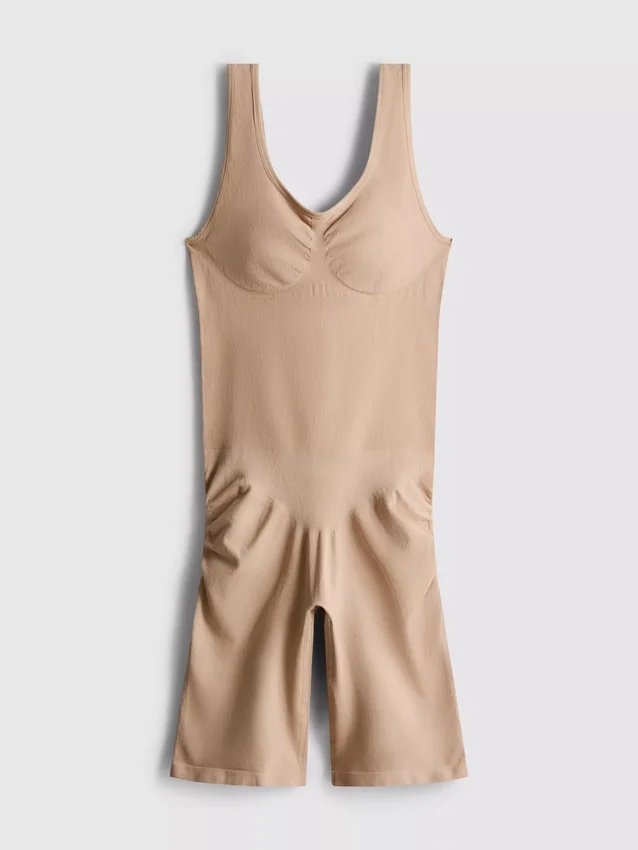 Ropa moldeadora sin costuras