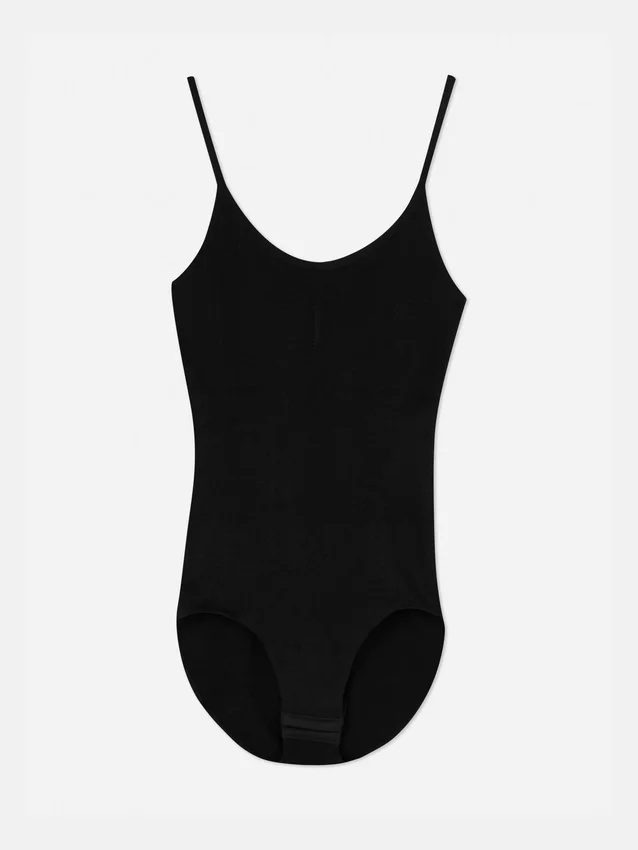 Ropa moldeadora sin costuras