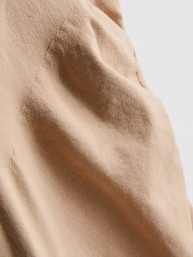 Ropa moldeadora sin costuras