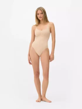 Ropa moldeadora sin costuras con cuello redondo