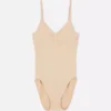 Ropa moldeadora sin costuras con cuello redondo