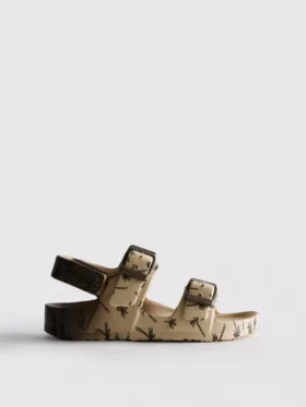 Sandalias con correa de doble hebilla estampadas