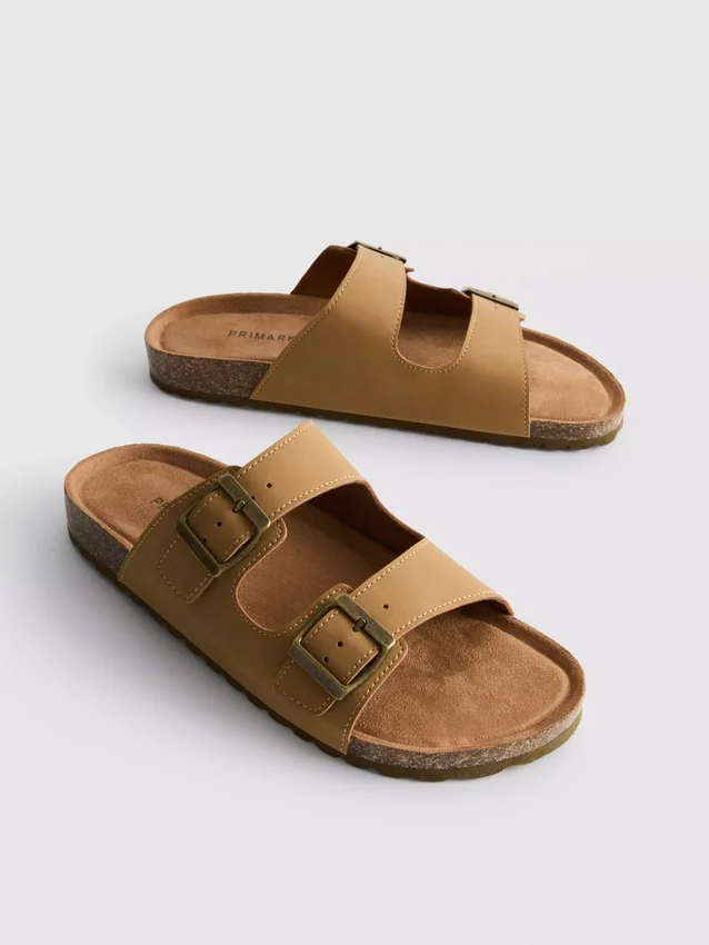 Sandalias con correas de doble hebilla