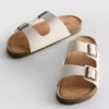 Sandalias con correas de doble hebilla