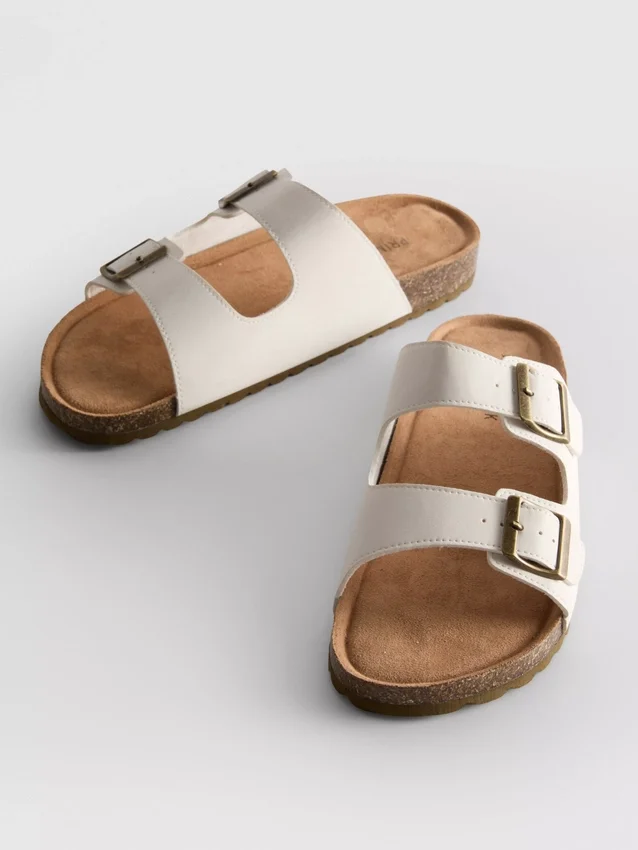Sandalias con correas de doble hebilla