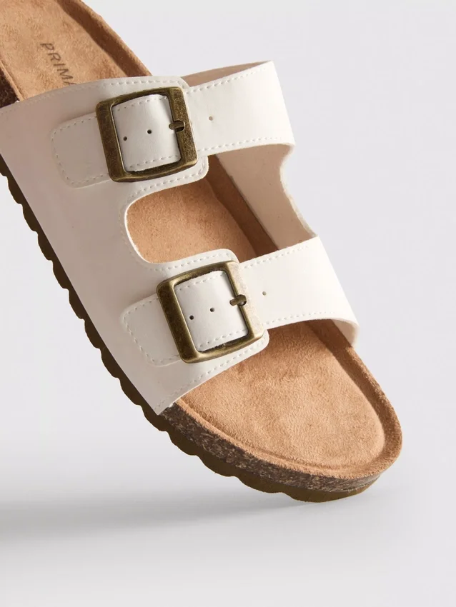 Sandalias con correas de doble hebilla