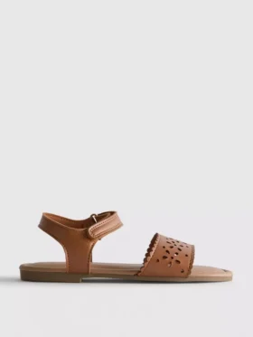 Sandalias con corte a láser