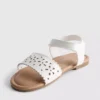 Sandalias con diseño floral cortado a láser