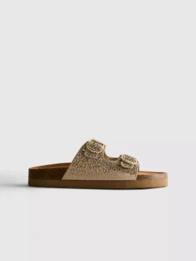 Sandalias con plantilla adornada y doble hebilla