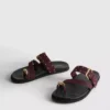 Sandalias con plantilla con tachuelas de Paula Echevarría