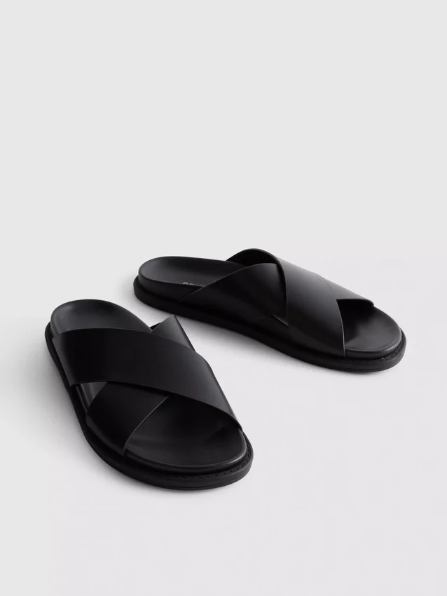 Sandalias con tiras cruzadas
