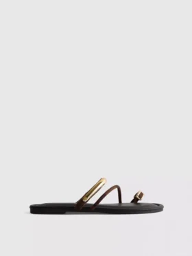 Sandalias con tiras entre los dedos de Paula Echevarría