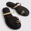 Sandalias con tiras entre los dedos de Paula Echevarría