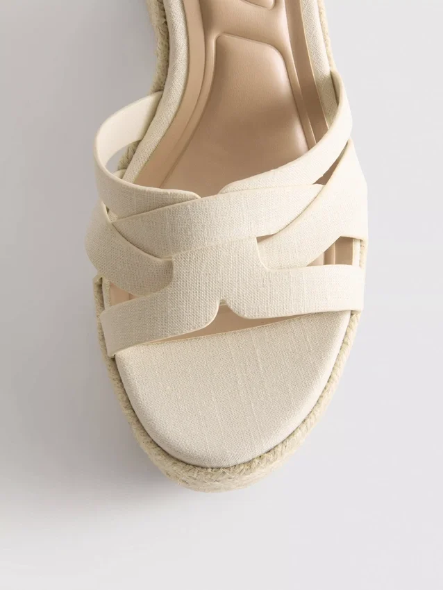 Sandalias de cuña tipo alpargata