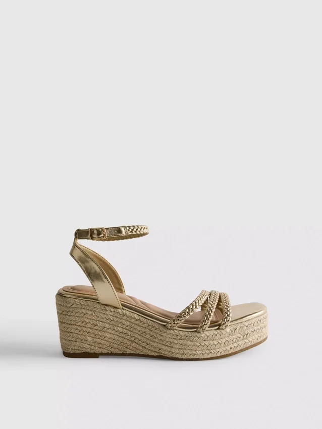 Sandalias de cuña trenzadas