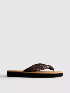 Sandalias de dedo con detalle de nudo