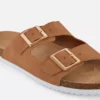 Sandalias de dos tiras con hebilla