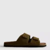 Sandalias de dos tiras y suela gruesa