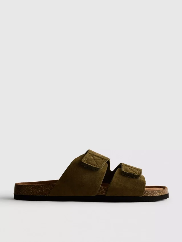 Sandalias de dos tiras y suela gruesa