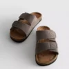 Sandalias de dos tiras y suela gruesa