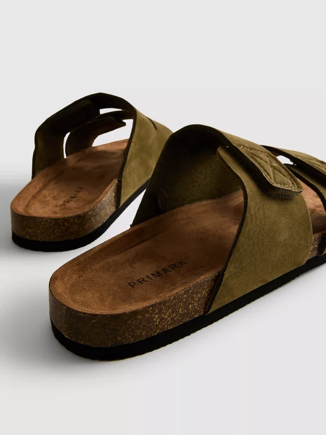 Sandalias de dos tiras y suela gruesa
