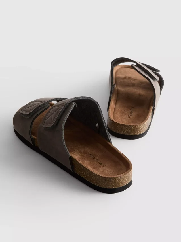 Sandalias de dos tiras y suela gruesa