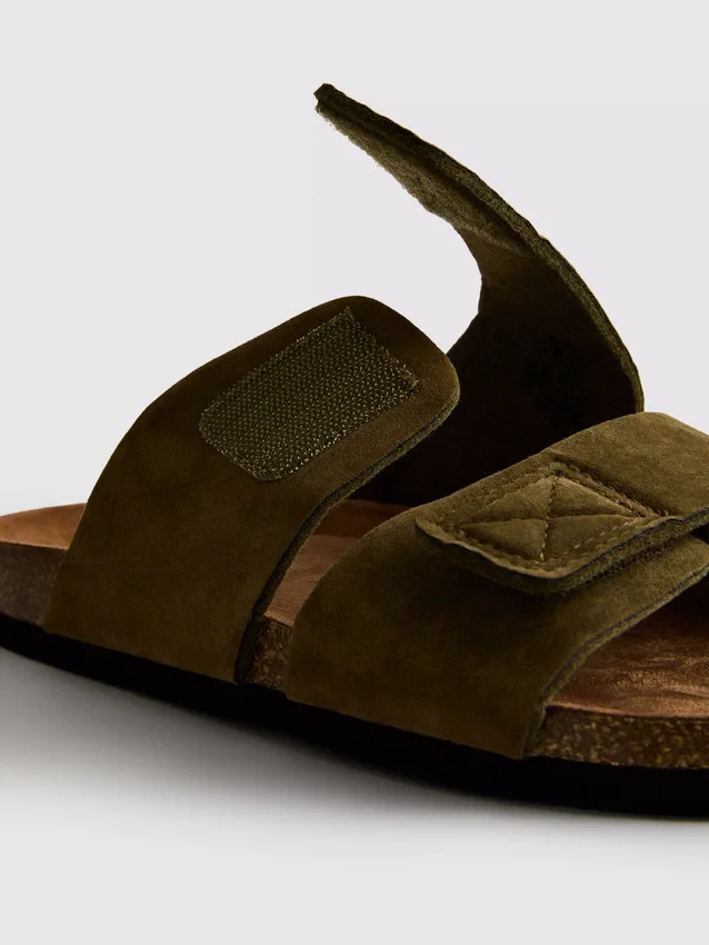 Sandalias de dos tiras y suela gruesa