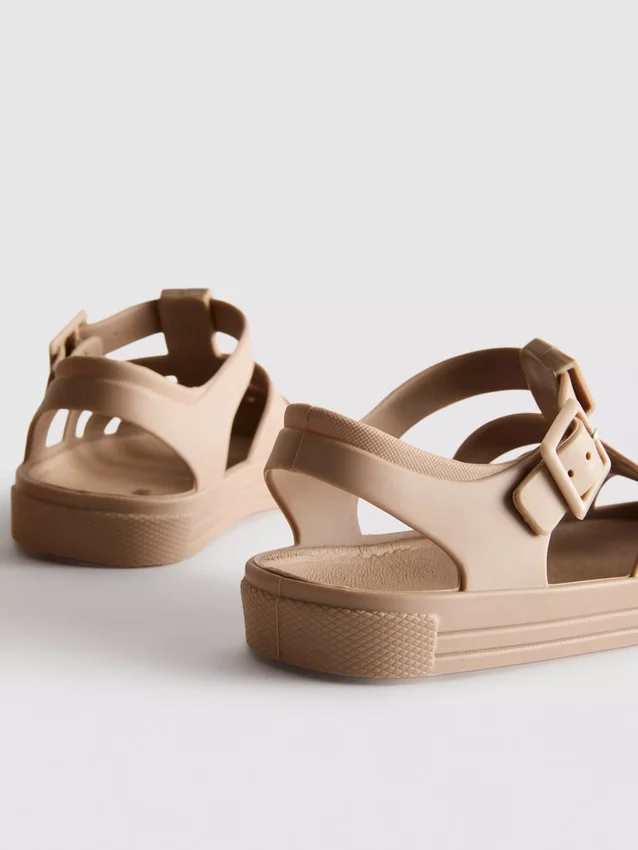 Sandalias de gelatina con diseño de rejilla