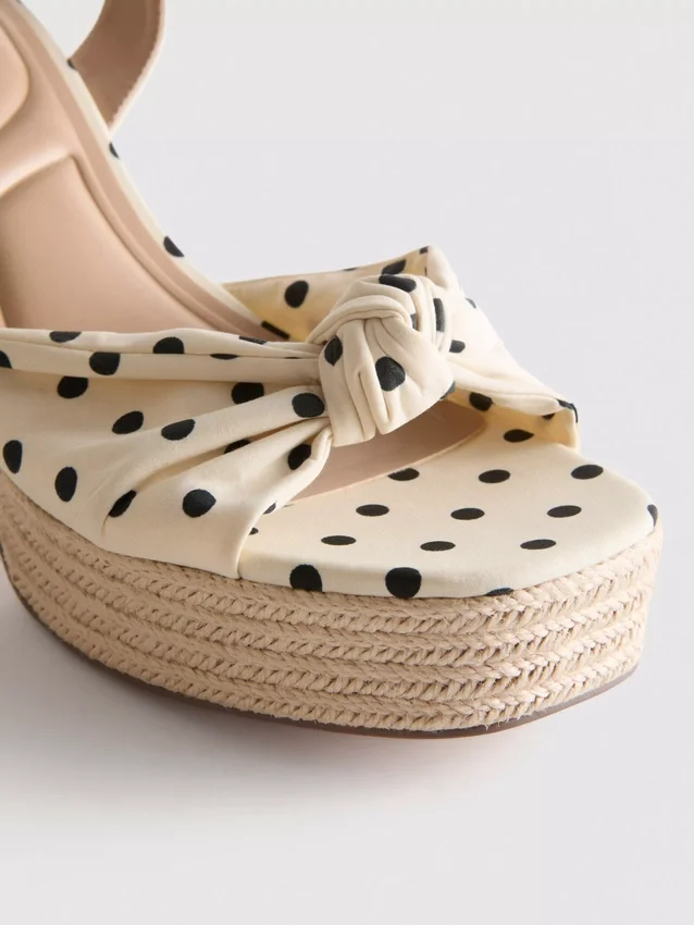 Sandalias de plataforma con detalle de nudo
