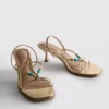 Sandalias de tacón bajo con cuentas