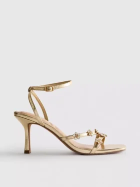 Sandalias de tacón con pedrería floral y horma ancha