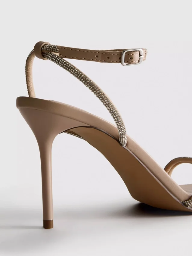 Sandalias de tacón con tiras
