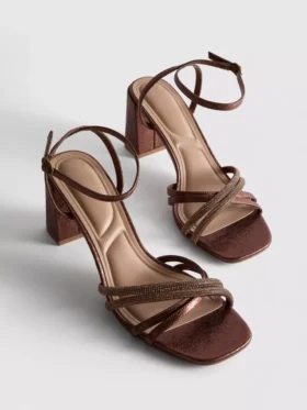 Sandalias de tacón con tiras y diamantes de imitación