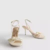 Sandalias de tacón con tiras y flor de croché