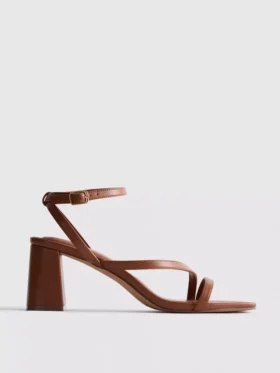 Sandalias de tacón grueso de horma ancha